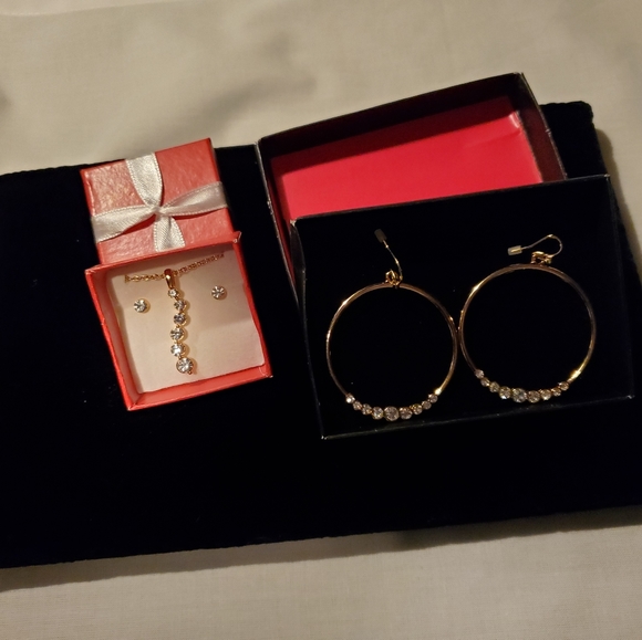 2 for $20 - NIB Large Hoop Earrings with CZ in Goldtone - Picture 4 of 6